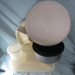 7 piece tupperware rubbermaid kitchen food storage bundle (233w)